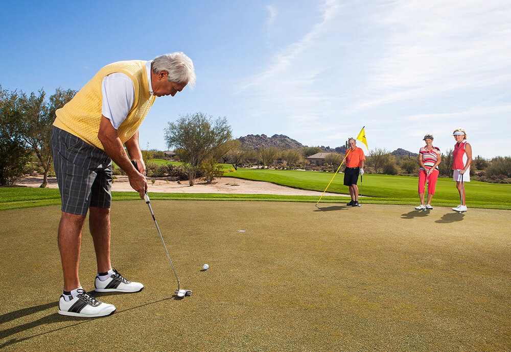 members golfing